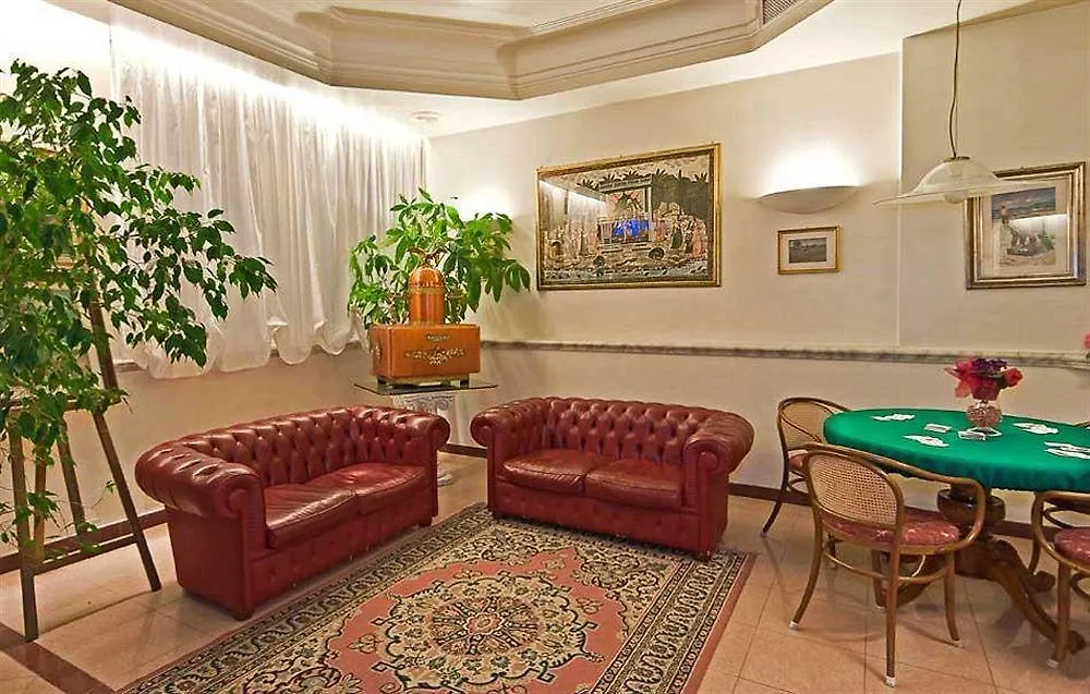 Hotel Alba Sul Mare Lido di Camaiore 3*,