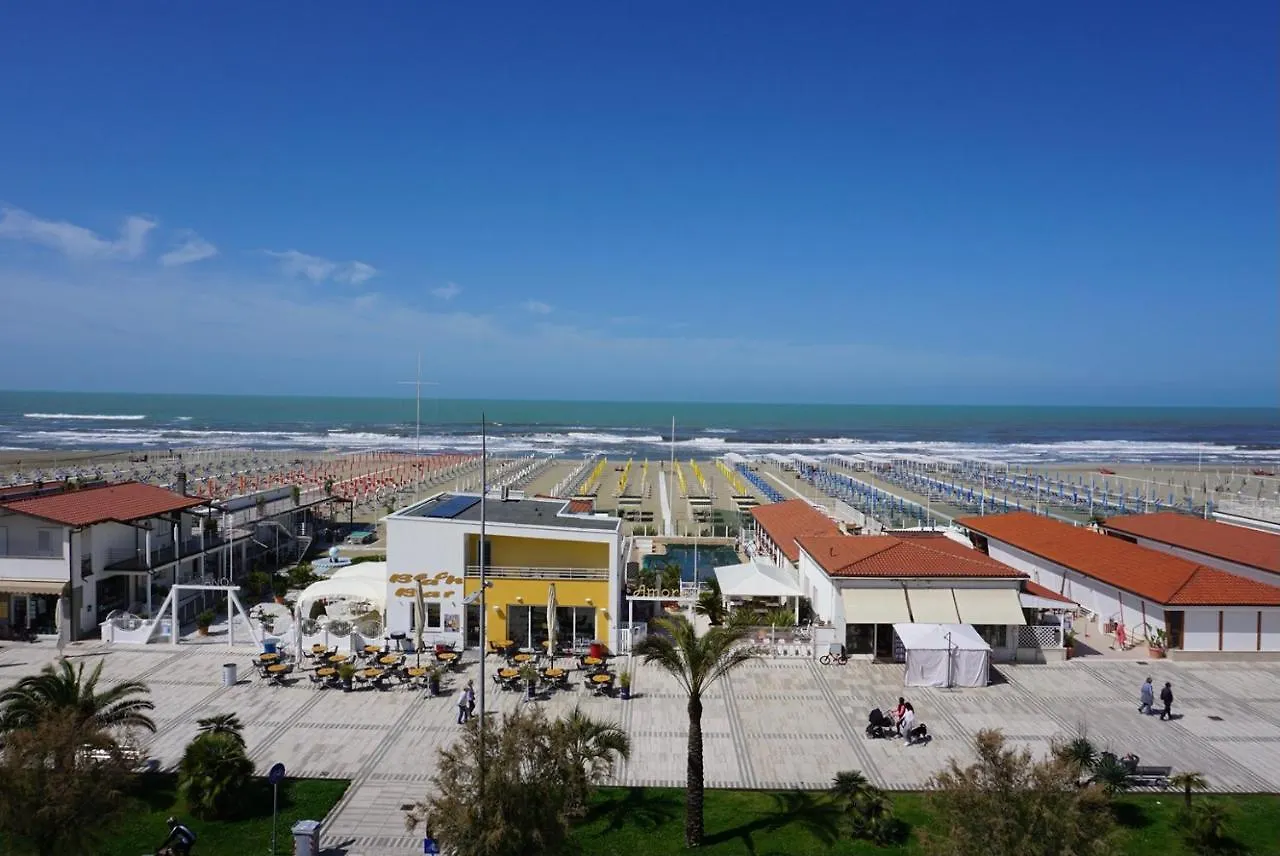 Hotel Alba Sul Mare Lido di Camaiore Italia